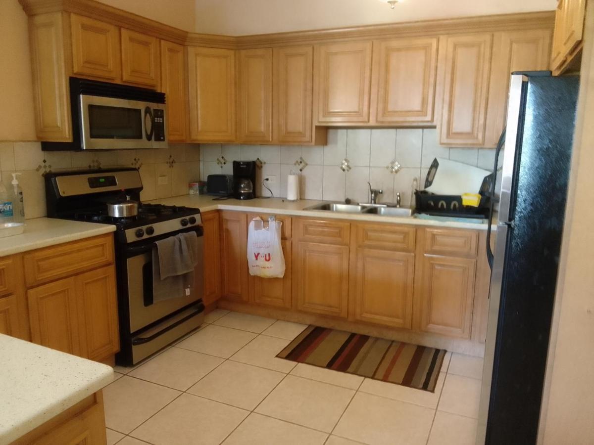 Abigail'S Sunflower Entire 2 Bedroom Apt Wesley Will Exterior photo