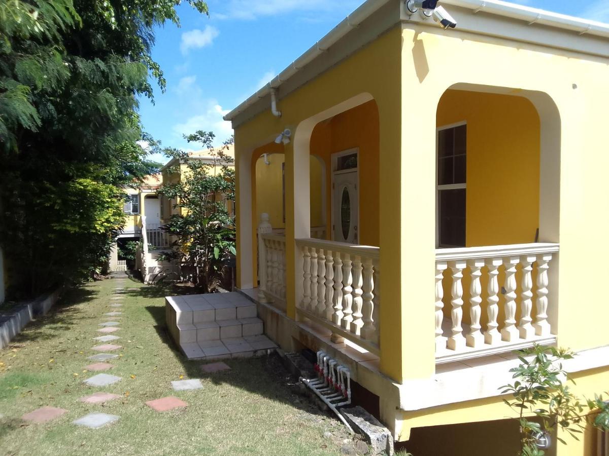 Abigail'S Sunflower Entire 2 Bedroom Apt Wesley Will Exterior photo